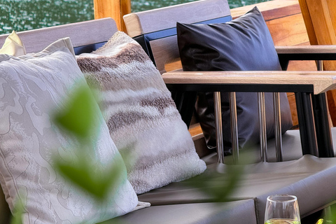 Labuan Bajo: Komodo Islands Tour with Luxury Open Deck Boat