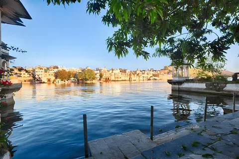 Udaipur Full Day City tour with Boat Ride and Lunch