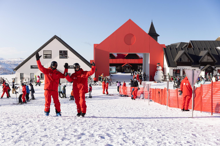 Desde Queenstown: Cardrona para principiantes en esquí o snowboardPaquete para principiantes de snowboard + traslados de ida y vuelta a Queenstown