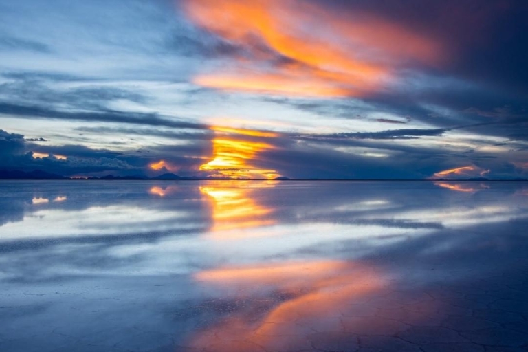 Bolivia: Sunset on the Salar de Uyuni salt flats