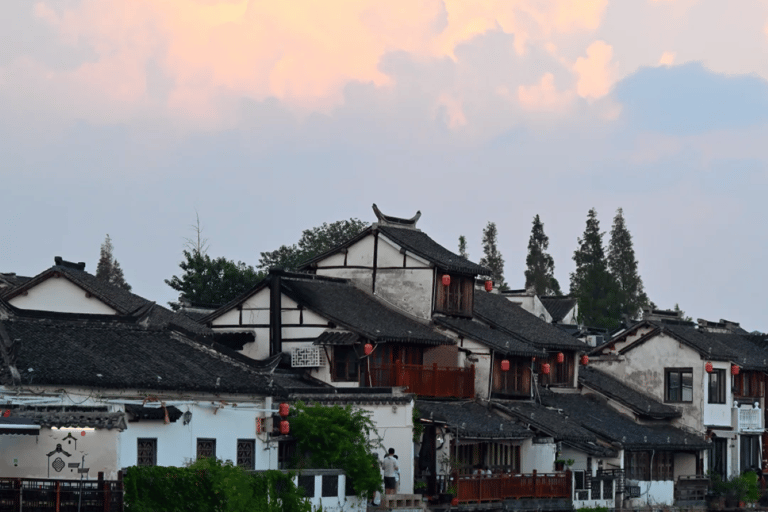 From Shanghai: Zhujiajiao Water Town Tour with Hotel Pickup