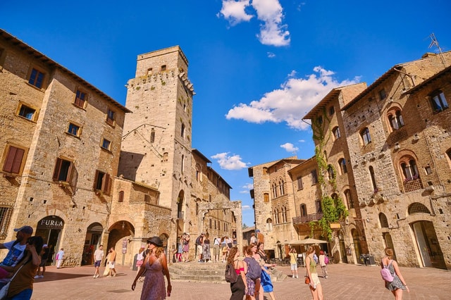 From Florence: Siena, San Gimignano & Monteriggioni Tour