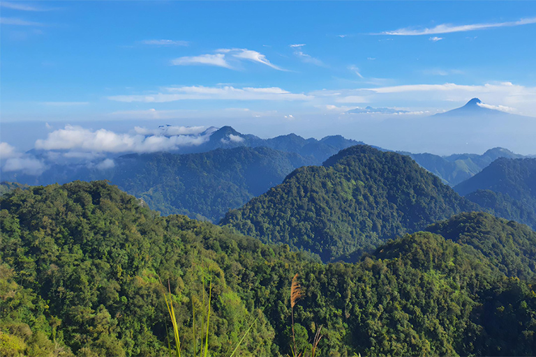 Philippines: 21-Day Motorcycle Tour from Boracay to Mindanao