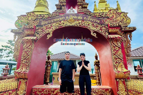 Chiangrai : Half Day Tour 3 Famous Temples / (Private tour)