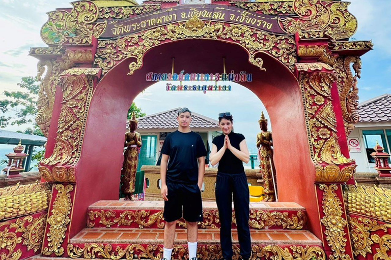 Chiangrai : Half Day Tour 3 Famous Temples / (Private tour)