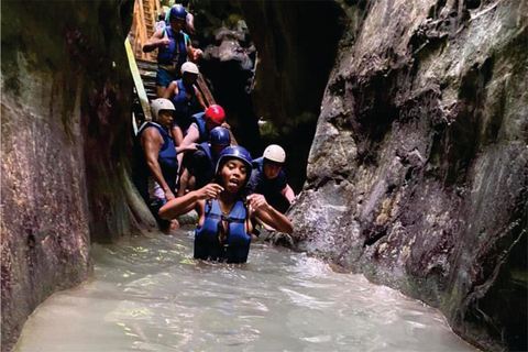 Damajagua: Zip Line und Wasserfall Abenteuer mit Mittagessen