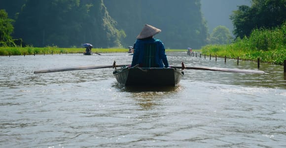 From Hanoi: Hoa Lu and Tam Coc Boat Tour with Lunch