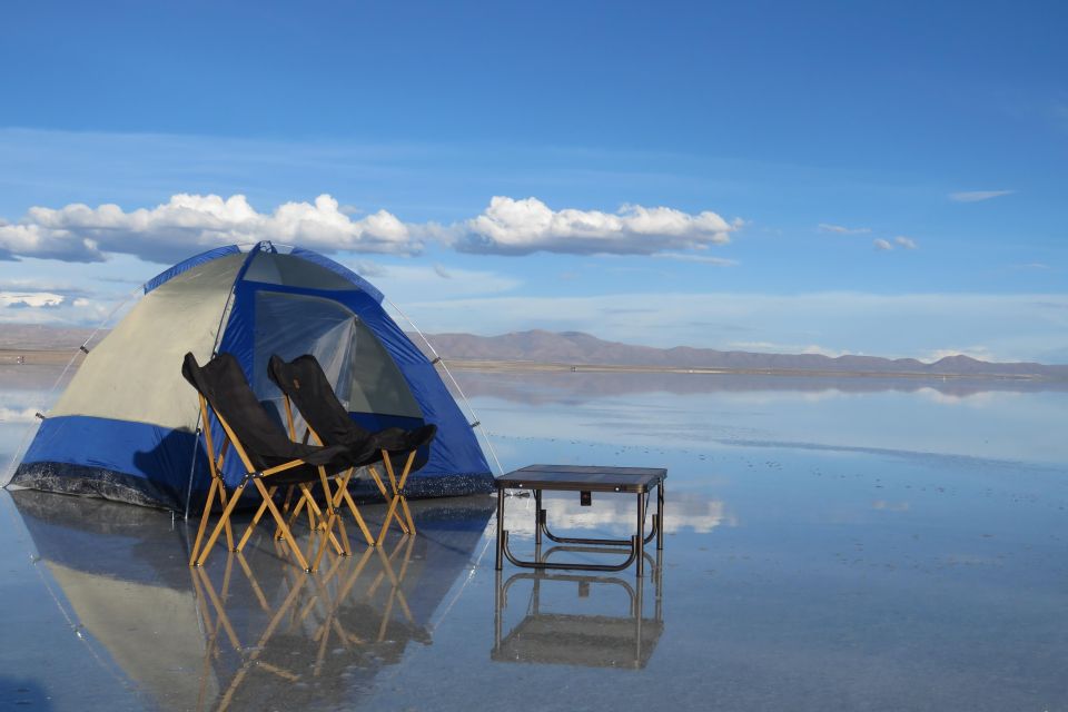 Tente Blanche Dans Le Salar Du Salar De Uyuni Bolivie Tente