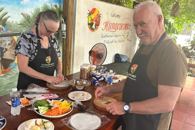 Tour del mercato, giro in barca a cesto e lezione di cucina con HangcoconutCompletamente funzionante