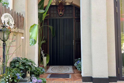 Shanghai Traditions in a Historic Xintiandi Villa