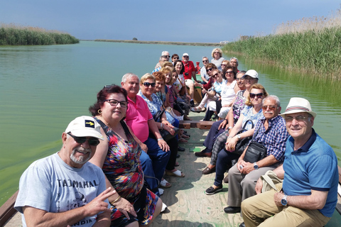 Walencja: wycieczka z przewodnikiem po jeziorze Albufera i zwiedzanie barracWalencja: rejs wycieczkowy po Albufera o zachodzie słońca z przewodnikiem i zwiedzanie barrac