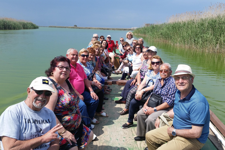 Walencja: wycieczka z przewodnikiem po jeziorze Albufera i zwiedzanie barracWalencja: rejs wycieczkowy po Albufera o zachodzie słońca z przewodnikiem i zwiedzanie barrac