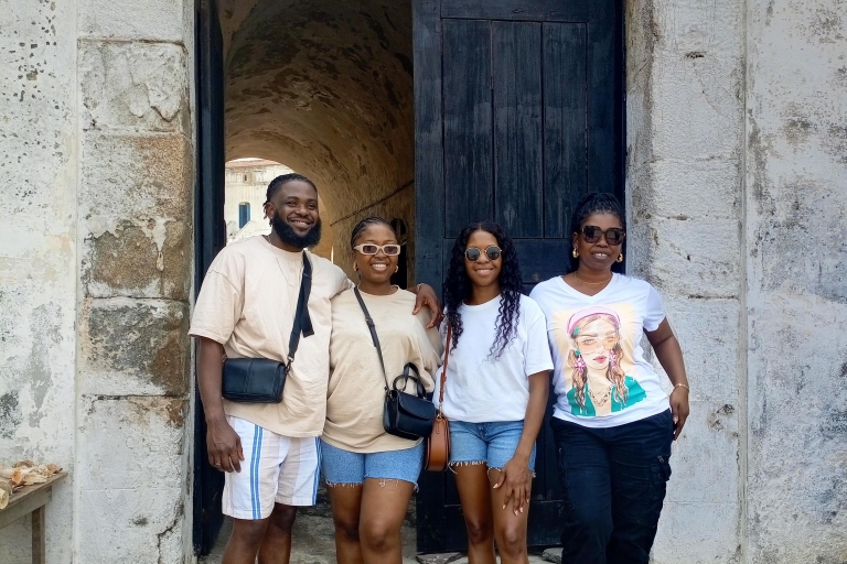 Von Accra aus: Tagestour zu den Schlössern von Cape Coast und Elmina