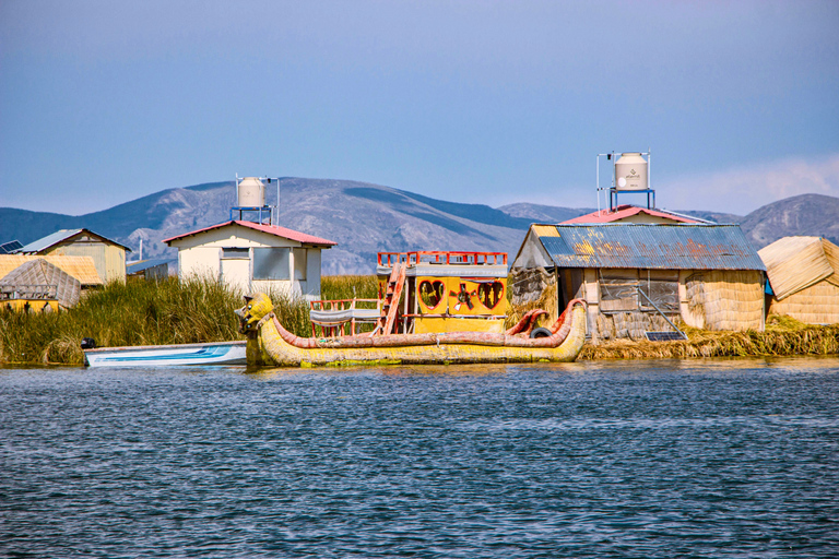 Puno: Lake Titicaca Tour with Uros Islands & Lunch
