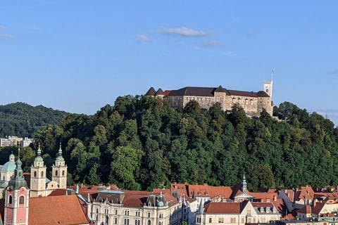 Ljubljana: Tour guiado de descoberta do centro histórico romântico