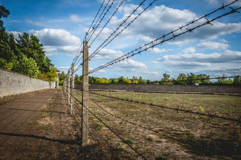 Podróż autobusem do obozu koncentracyjnego Sachsenhausen z Berlina