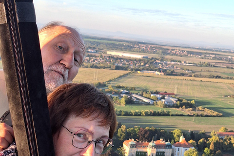 From Prague: Balloon ride with Champagne & Picnic
