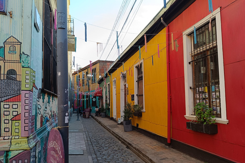 Valparaiso sightseeing tour by car: comfortable, safe, and flexible