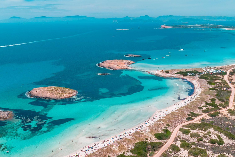 Ibiza: Platja d&#039;en Bossa round-trip transfer to Formentera