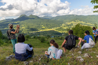cheese-making workshop, excursion, and tasting in the Maiella Park