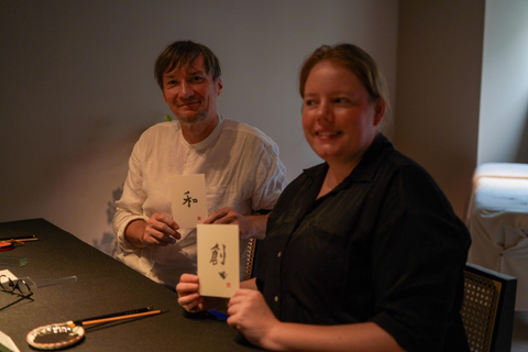 Taller de caligrafía en Kioto: diseña tu logotipo kanji en papel washiTaller de caligrafía en Kioto: diseña tu logotipo kanji en washi