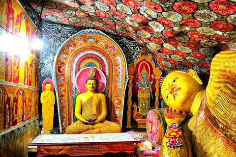 Sigiriya: Private Kandy Transfer with Cultural tour