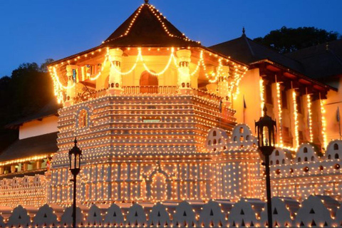 Sigiriya: Kandy VIP Transfer with Temple & Dance Show