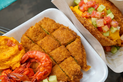 Salvador: Bahia Bites Food Tour with 12+ Tastings