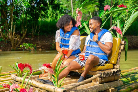 Montego Bay : Rafting privé en bambou avec massage au calcaire