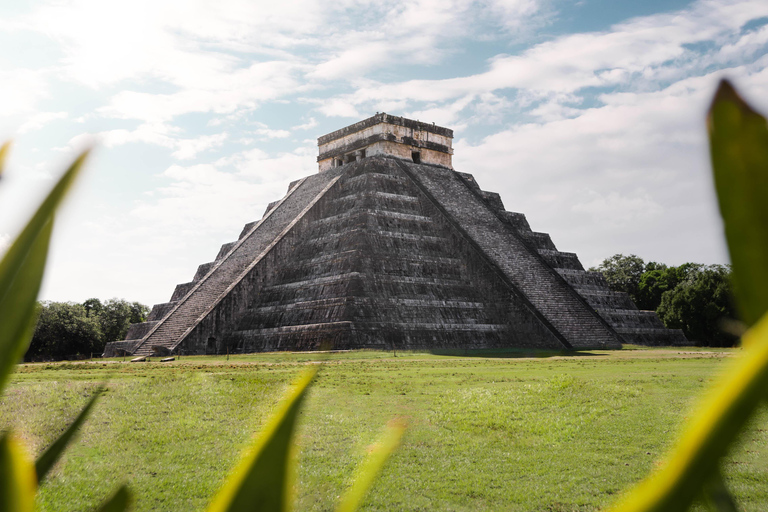 Cancun: accesso a Chichén Itzá, Ek Balam, un Cenote e un pranzoTour privato con prelievo