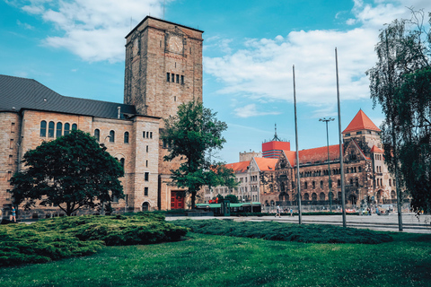 Poznań: Imperial Castle & District Private Walking Tour
