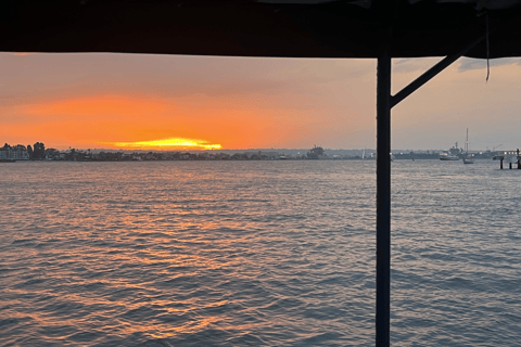 Baie de San Diego Nord : Croisière au coucher du soleil avec collations et boissonsCroisière au coucher du soleil sur le Duffy Boat