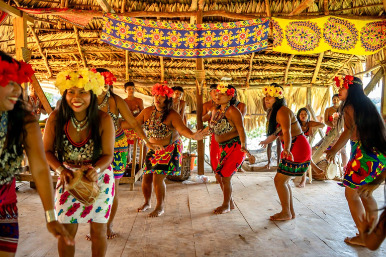 Visita a los indios y descubre la selva tropical