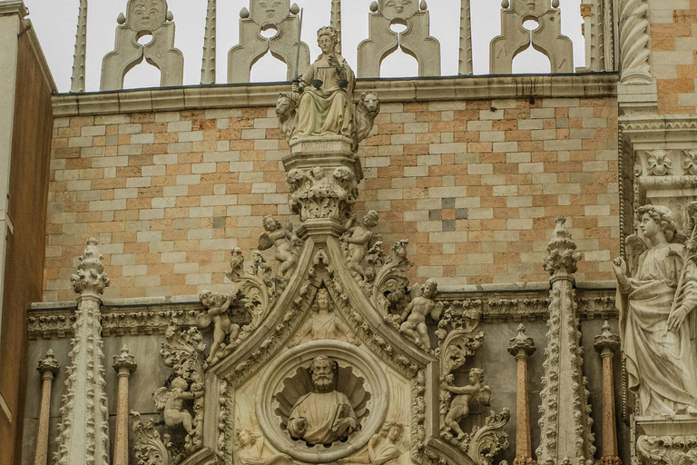 Venice: History Tour of Doge's Palace and Casanova's Prison Venice: The history of Doge's Palace and Casanova's Prison