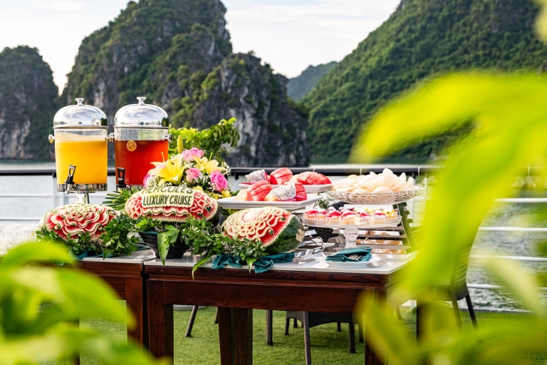 Luksusowy rejs po Halong, całodniowa wycieczka, lunch w formie bufetu i limuzyna