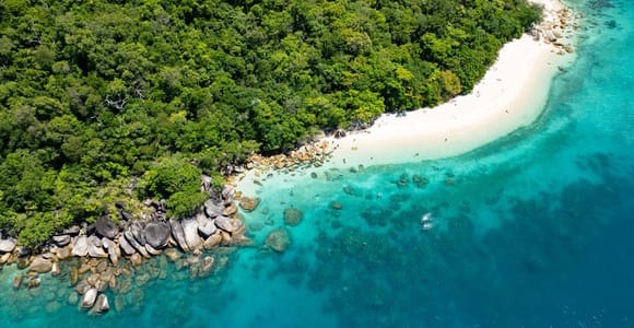Cairns: Fitzroy Island Ferry