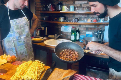 Venezia: Corso di pasta e chitarra dal vivo a casa di un abitante del posto