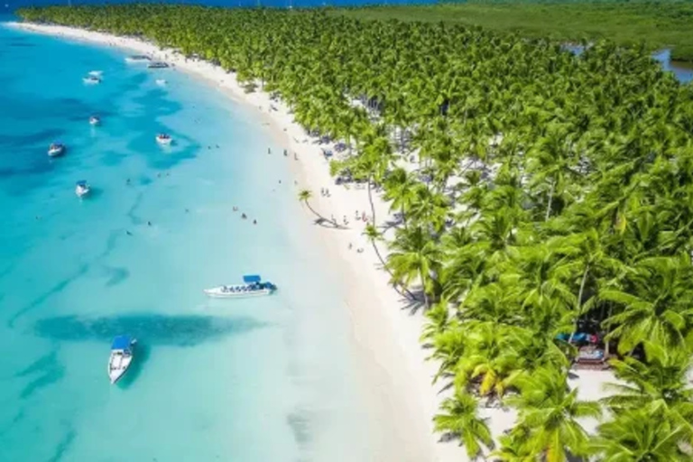 Punta Cana: VIP Saona Island Tour with Drinks and Food Included Punta Cana: VIP Saona Island Tour with Drink and Food Included