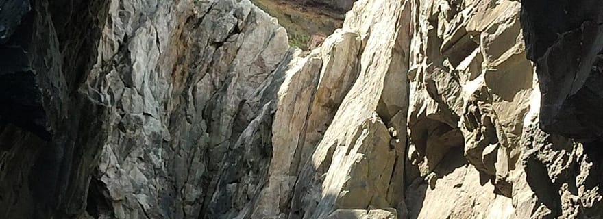 São Miguel : tour en bateau - merveilles volcaniques, grottes et histoire