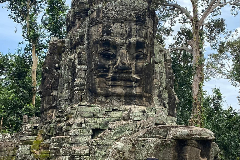 Siem Reap Angkor Wat: tour in jeep all&#039;alba a Srah Srang