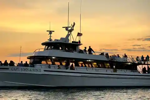 Hyannis: Hyannis Harbor Fireworks Cruise