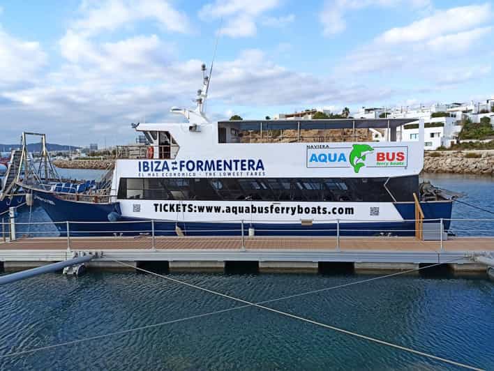 Playa d'en Bossa/Figueretes: Roundtrip Ferry to Formentera