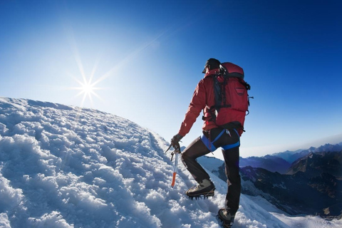 Népal : expédition guidée de 30 jours - Mera, Island et LobucheNépal : Ascension des trois sommets - Mera, Island, ascension de luxe à Labuche.