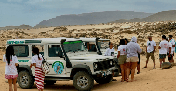 La Graciosa: North Island 4x4 Tour with Beach Stops