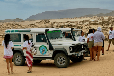 La Graciosa: North Island 4x4 Tour with Beach Stops La Graciosa: North Island & Francesca Beach 4x4 Tour