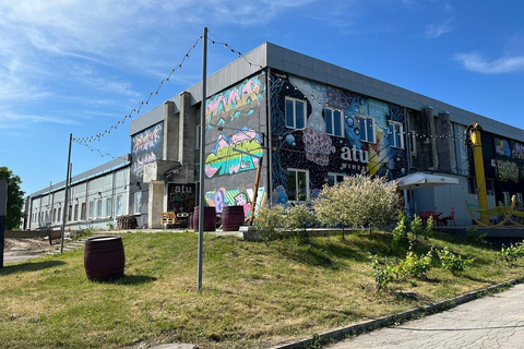Chișinău: ATU Urban Winery Tour & Wine Painting Workshop