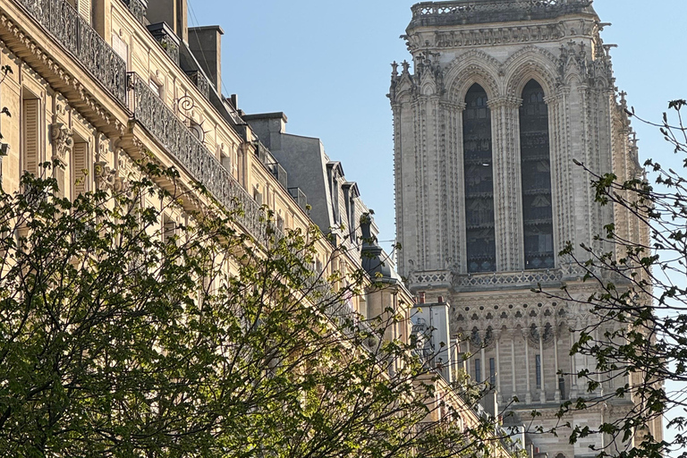 Paris: Notre-Dame Cathedral Guided Tour with Group Access