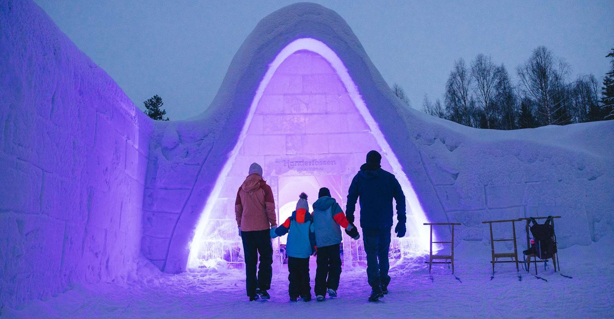 Hunderfossen Winterpark、雪と氷のおとぎ話 - Hizvo
