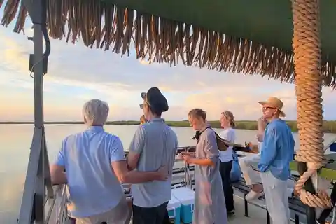 Tybee Island : Aventure en bateau Tiki au coucher du soleil