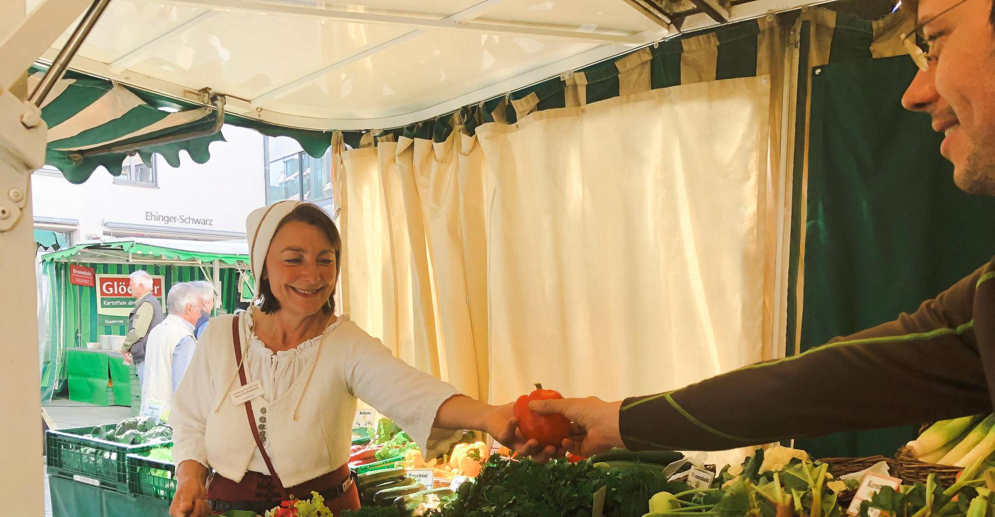 ULM, geführte Tour durch den wöchentlichen Markt mit Verkostern - Housity